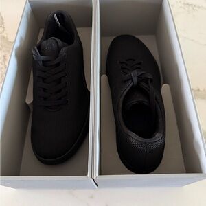 Atoms Model 001 Black Sneakers- Women’s 9 Men’s 7.5